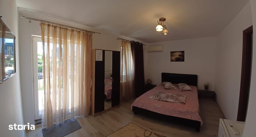 Casă cu 8 camere decomandat cu Teren 250 Mp în Nord