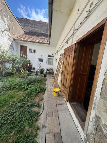 Casă individuală cu 3 camere cu Canalizare în Ultracentral