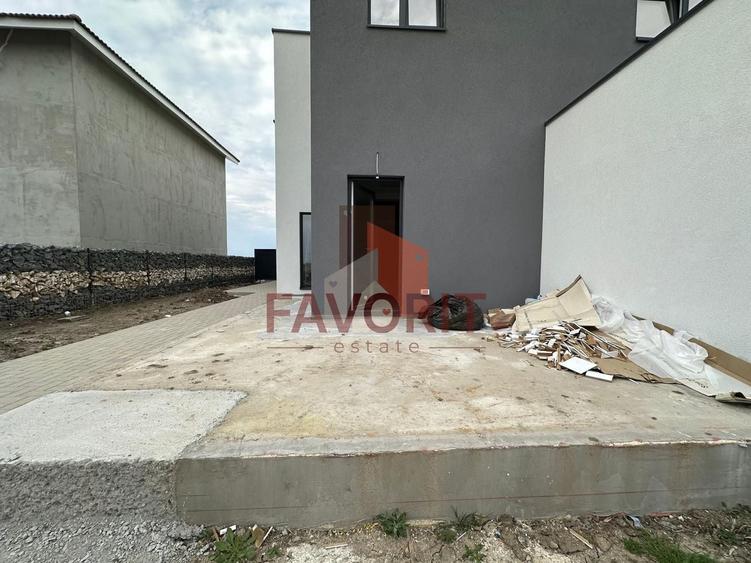 Duplex cu 4 camere cu Canalizare în Săcălaz