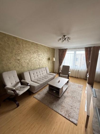 Apartament cu 3 camere decomandat, mobilat în Tudor