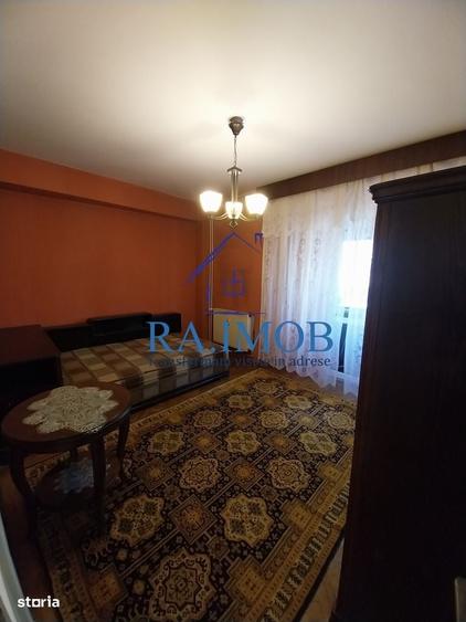 Apartament cu 3 camere semidecomandat în Ultracentral