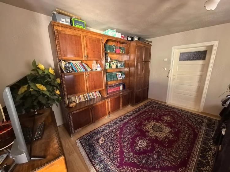 Casă cu 7 camere cu Teren 1895 Mp în Haieu
