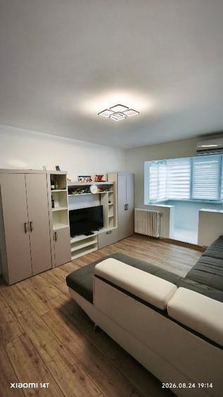 Apartament cu 2 camere semidecomandat, mobilat în Mircea cel Bătrân
