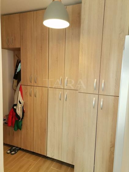 Apartament cu 3 camere semidecomandat în Iris