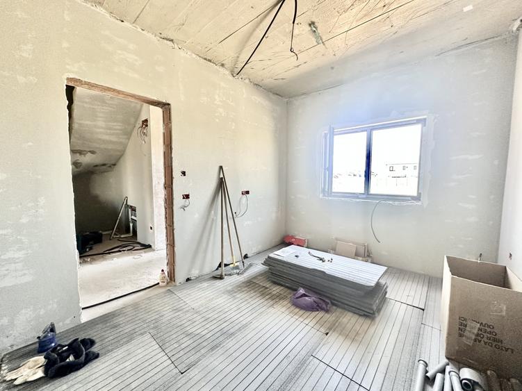 Duplex cu 4 camere cu Canalizare în Moșnița Veche
