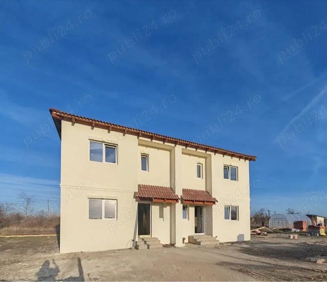 Casă cu 3 camere cu Teren 270 Mp în Parța