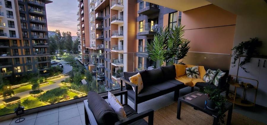 Apartament cu 3 camere semidecomandat, mobilat în P-ta Presei Libere