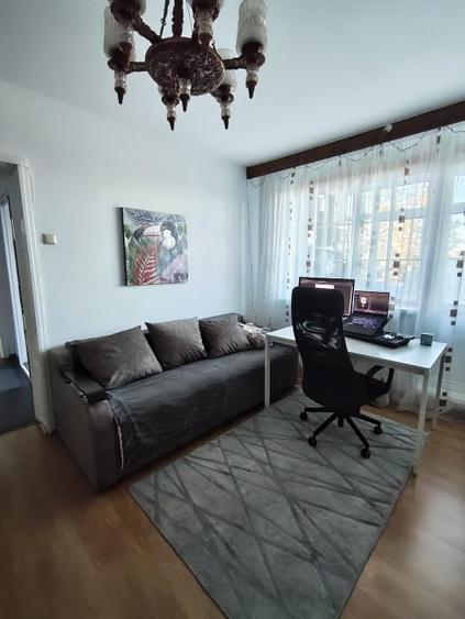 Închiriez apartament 3 camere Zona Podu Ros |Cantemir ,Etaj 3 Vedere Palas - 1