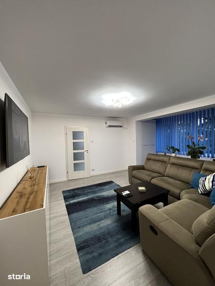 Apartament cu 3 camere decomandat în Tei