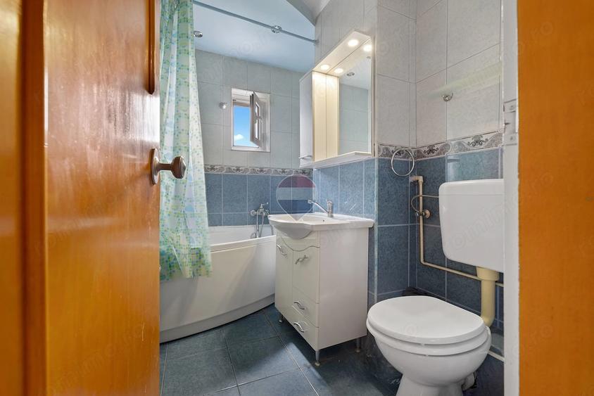 Apartament cu 2 camere semidecomandat în P-ța Spitalului