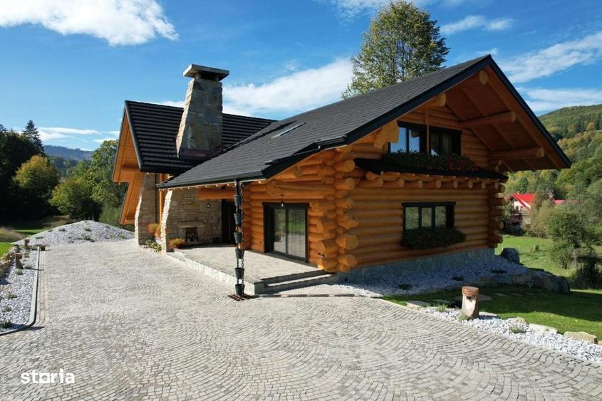 Casă cu 4 camere cu Teren 5500 Mp în Sucevița