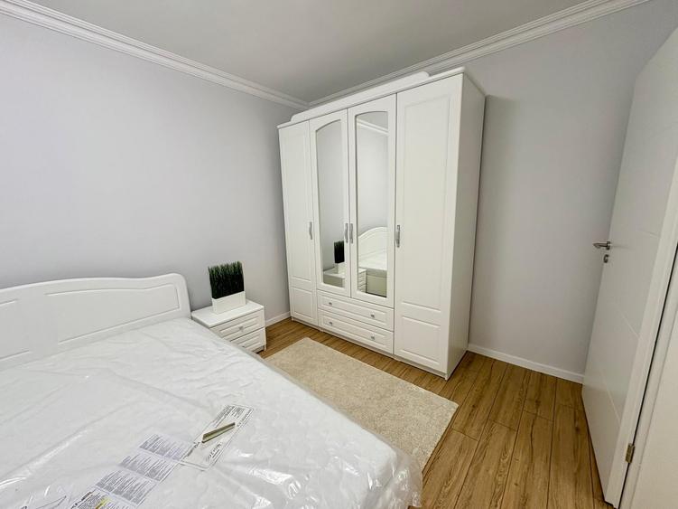 Apartament cu 3 camere semidecomandat, mobilat în Tipografilor