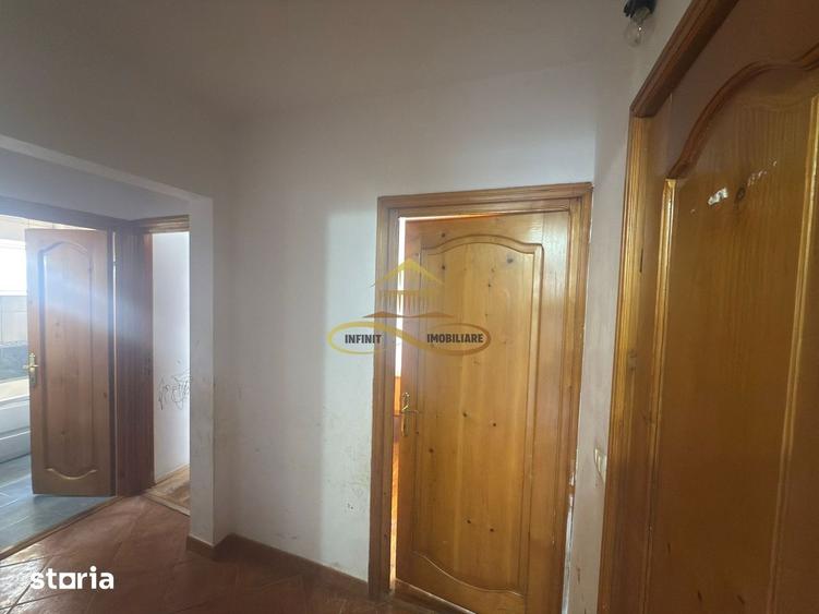 Apartament cu 3 camere decomandat, mobilat în Republicii