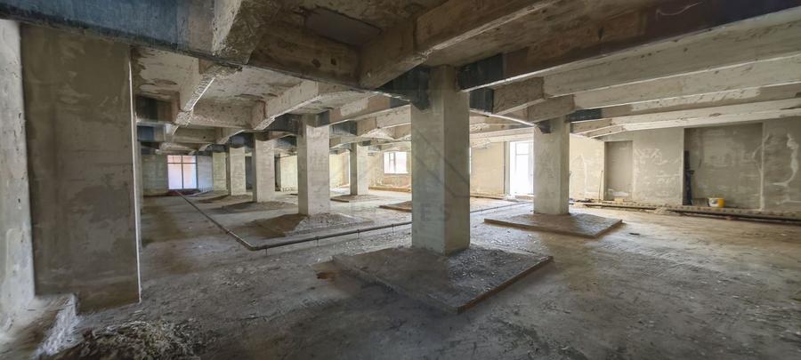 Spațiu comercial, de 381.39999389648 mp, în Central