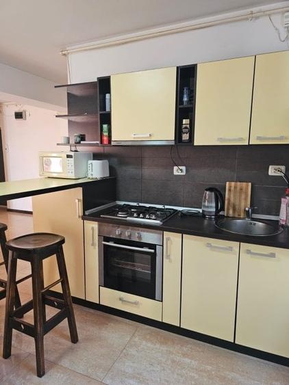 Apartament cu 2 camere decomandat, mobilat în Tomis Nord