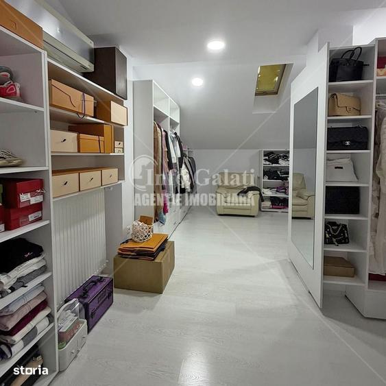 Casă cu 4 camere cu Teren 652 Mp în Central