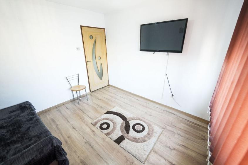 Apartament cu 2 camere decomandat, mobilat în Rovine