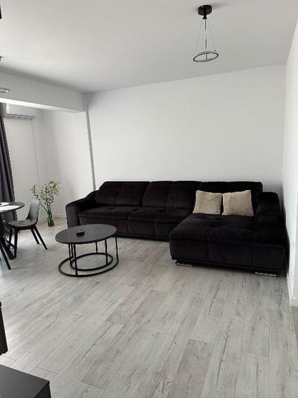 Apartament cu 2 camere semidecomandat, mobilat în Tunari