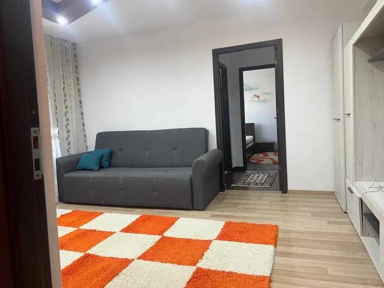 Apartament cu 2 camere semidecomandat în Podu Roș