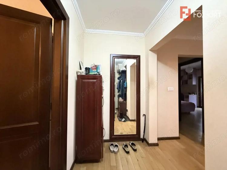 Apartament cu 4 camere semidecomandat, mobilat în Bucovina