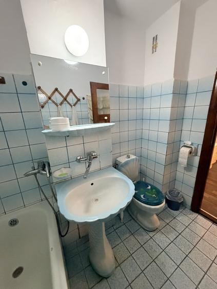 Apartament cu 4 camere decomandat, mobilat în 1 Mai