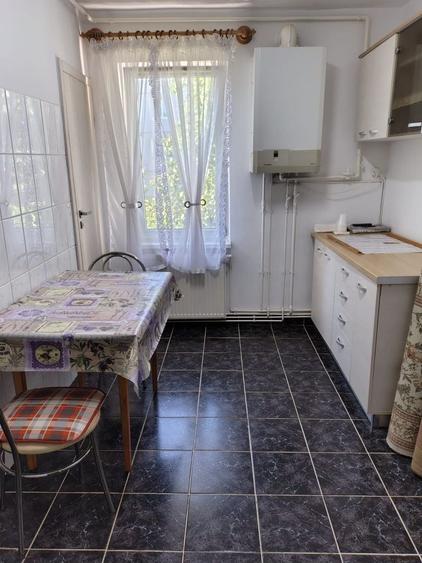 Apartament cu 2 camere decomandat în Pandurilor