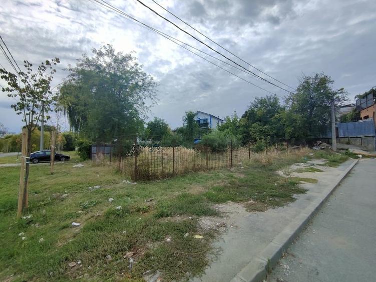 Teren Construcții intravilan de 292 mp, în Tei