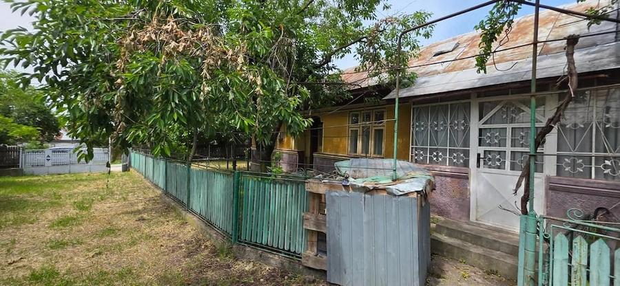 Casă cu 7 camere cu Teren 660 Mp în Corbii Mari