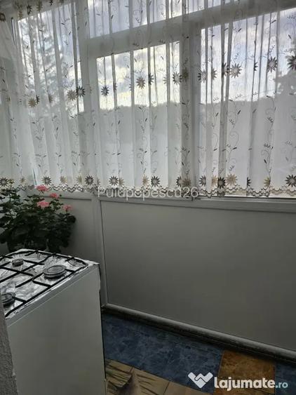 Apartament cu 3 camere Fieni str. Republicii