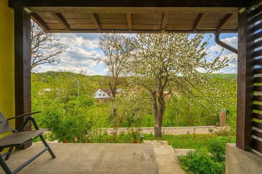 Casă cu 3 camere cu Teren 945 Mp în Sud