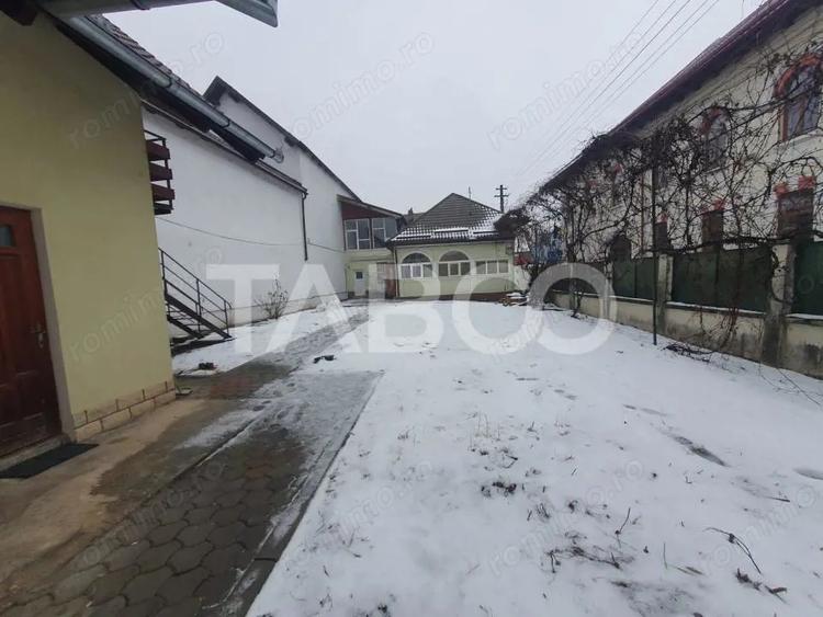 Casă cu 6 camere cu Canalizare în Central