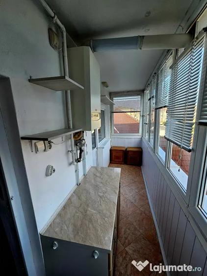 Apartament cu 2 camere decomandat, mobilat în Central