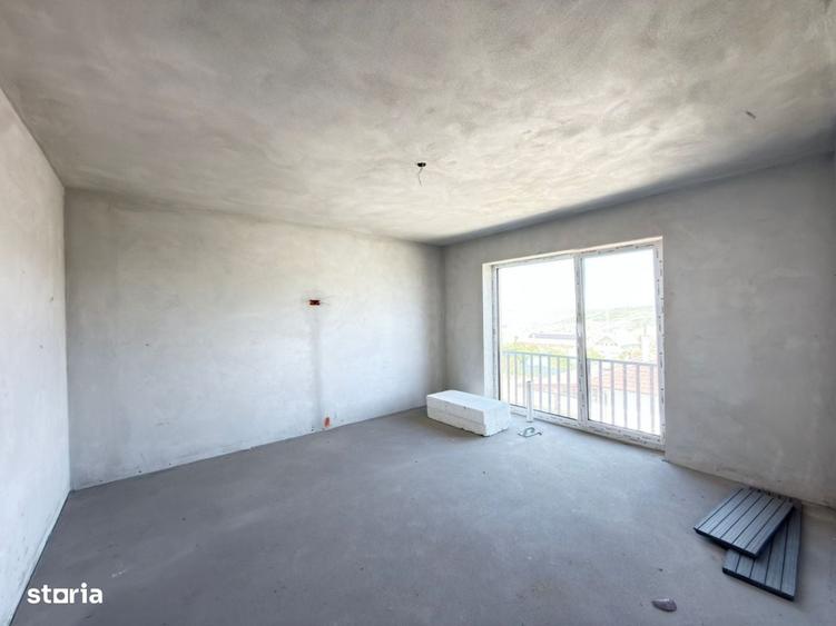 Casă cu 4 camere în Stana