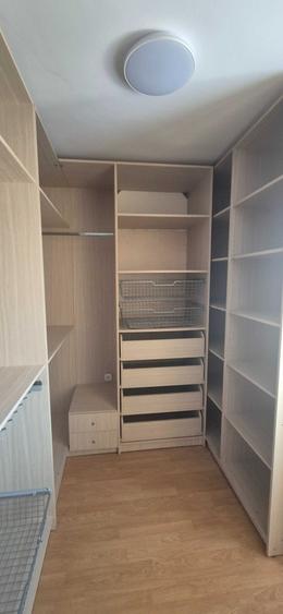 Apartament cu 4 camere decomandat în Pandurilor