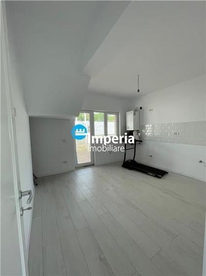Casă individuală cu 4 camere cu Canalizare în Rediu