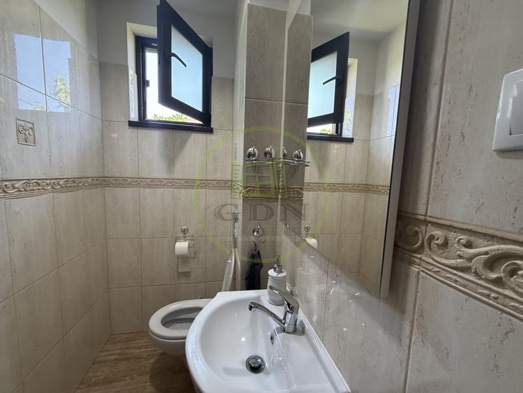 Casă individuală cu 5 camere cu Canalizare în Cârcea