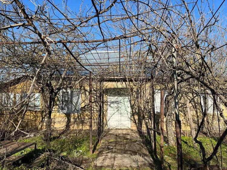 Casă cu 3 camere cu Teren 2035 Mp în Spiru Haret
