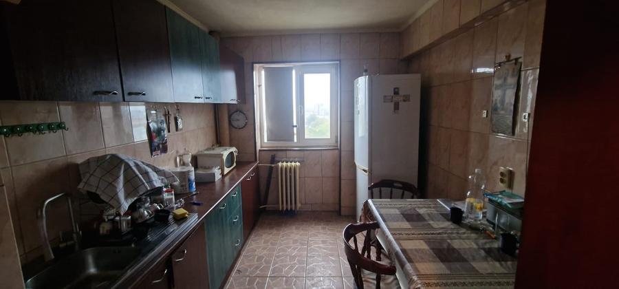Apartament cu 3 camere decomandat în B-dul București