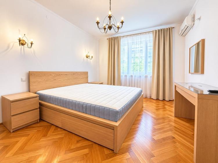 Apartament cu 4 camere decomandat în Dorobanți