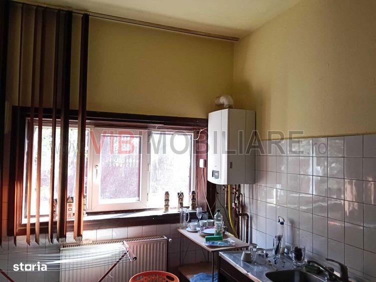 Casă cu 6 camere cu Teren 722 Mp în Aradului