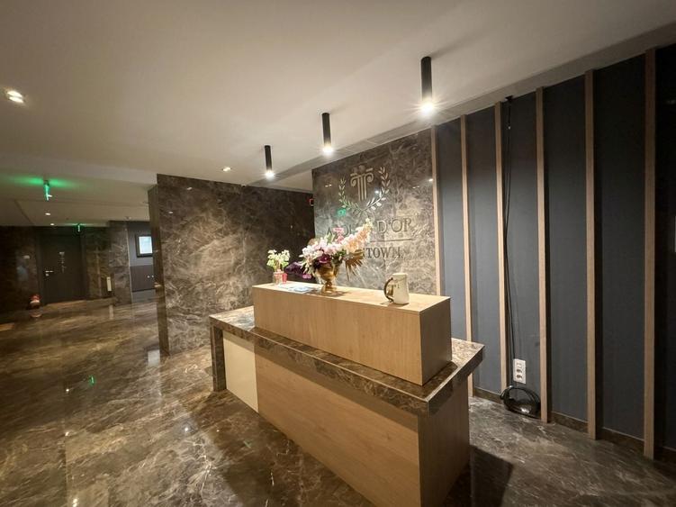 Apartament cu 4 camere decomandat în Națiunile Unite