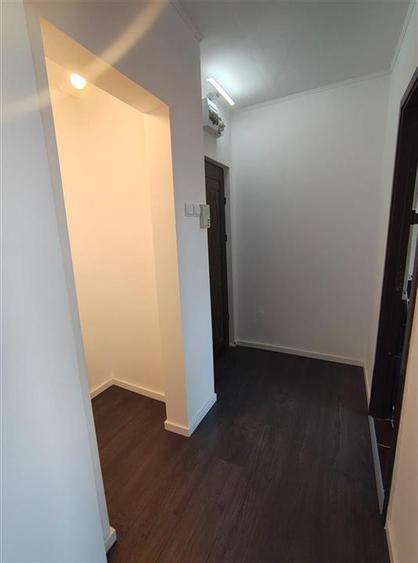 Apartament cu 2 camere semidecomandat în Podu Roș
