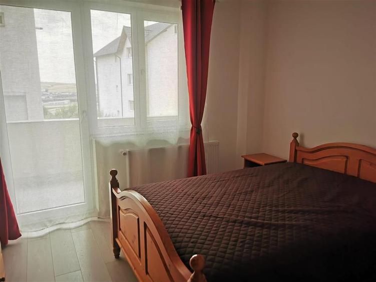 Apartament cu 2 camere semidecomandat, mobilat în Obcini