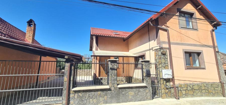 Casă individuală cu 3 camere cu Canalizare în Tărlungeni