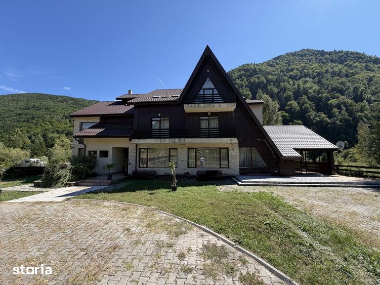 Casă cu Teren 3295 Mp în Tulnici