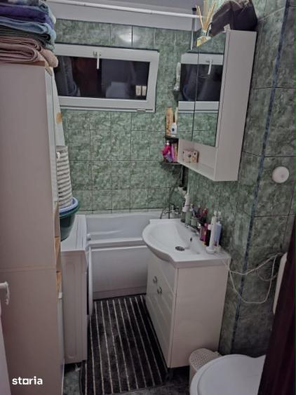Apartament cu 3 camere semidecomandat în Astra