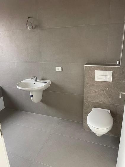 Apartament cu 3 camere decomandat în Torontalului