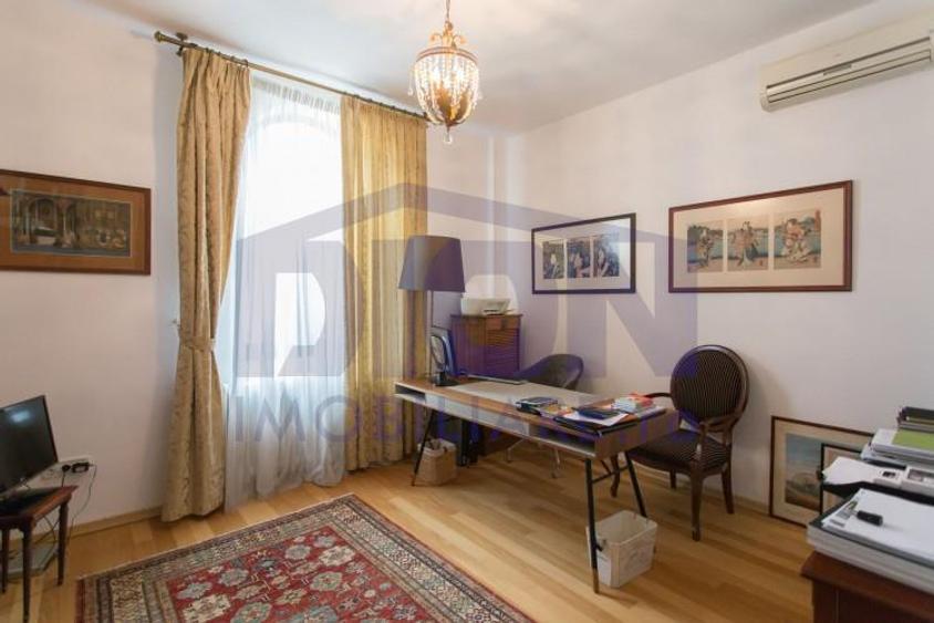Casă individuală cu 10 camere cu Canalizare în Floreasca