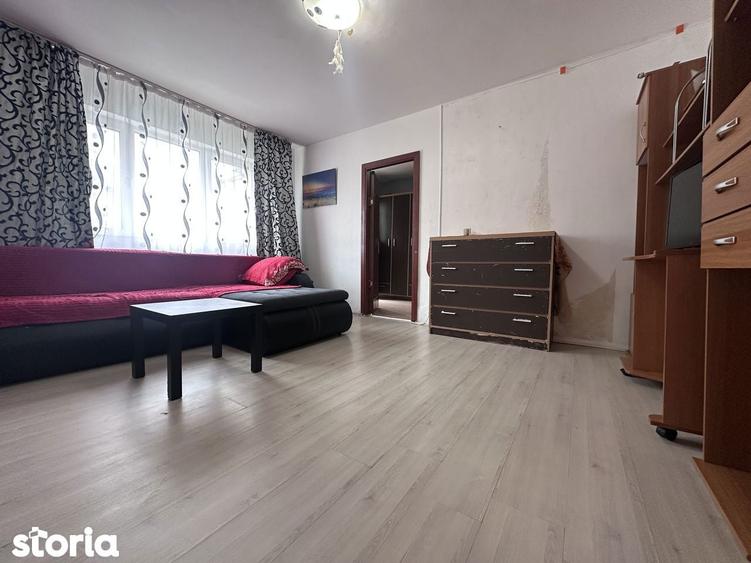 Apartament cu 3 camere în Micro 4