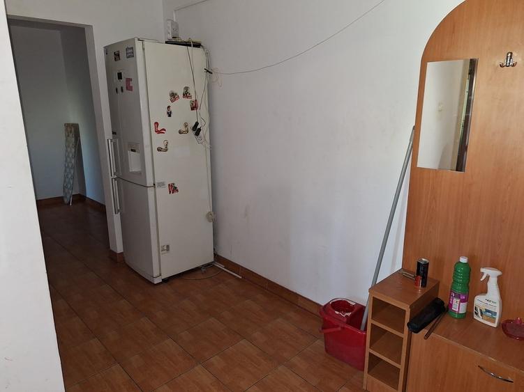 Apartament cu 3 camere decomandat în Militari
